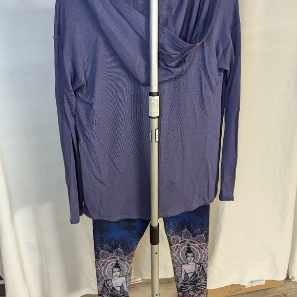 Yoga bundle new All in Motion hoodie and Evolution&creation leggings M/L - Picture 7 of 12